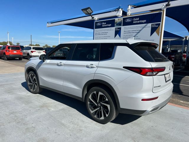 2022 Mitsubishi Outlander SE