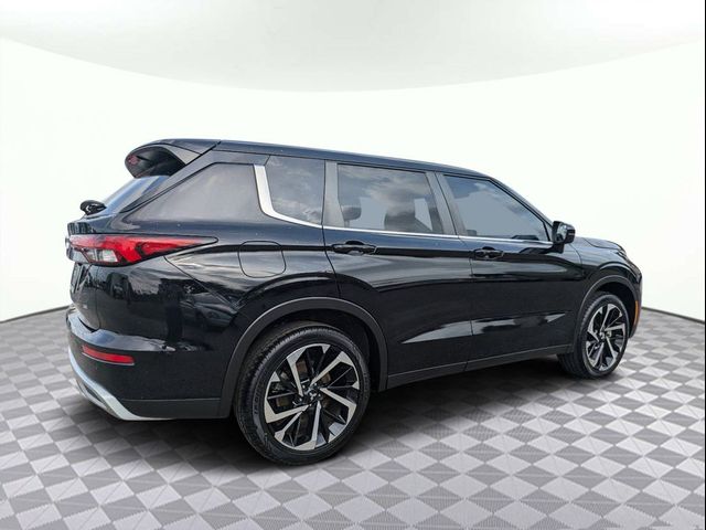 2022 Mitsubishi Outlander SE