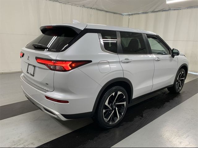 2022 Mitsubishi Outlander SE