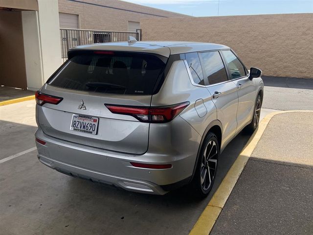 2022 Mitsubishi Outlander SE