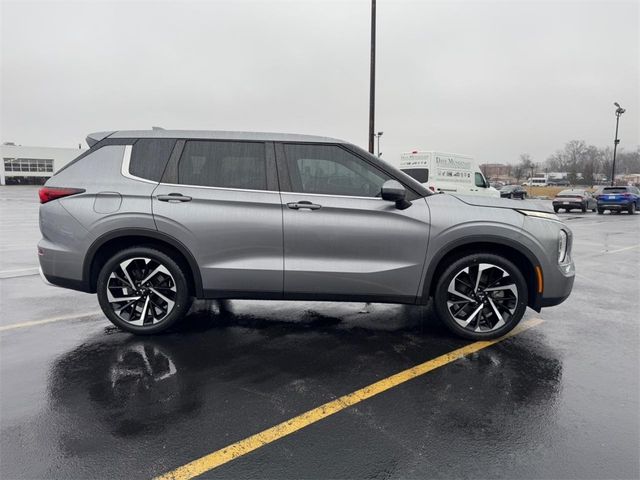 2022 Mitsubishi Outlander SE