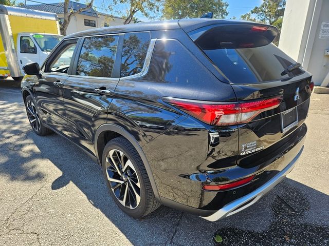 2022 Mitsubishi Outlander SE
