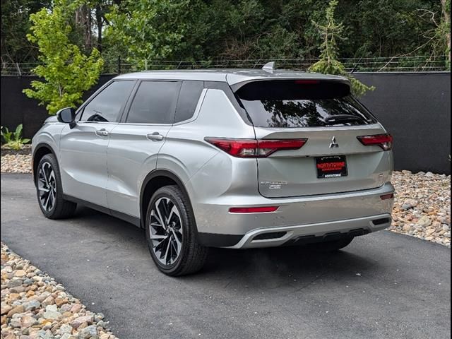 2022 Mitsubishi Outlander SE