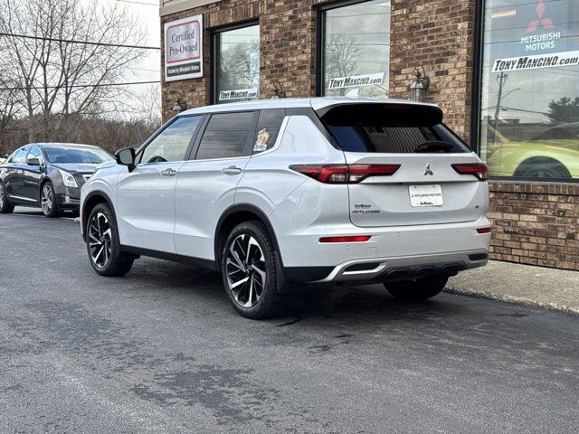 2022 Mitsubishi Outlander SE