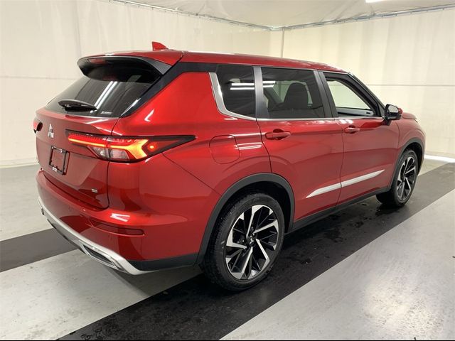 2022 Mitsubishi Outlander SE