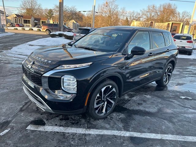 2022 Mitsubishi Outlander SE