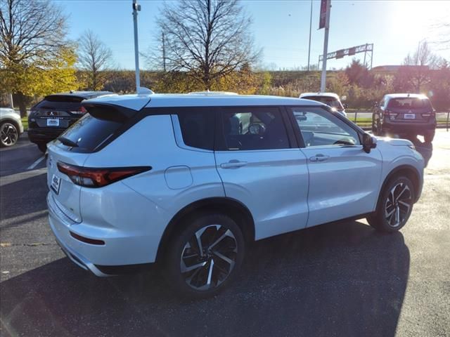 2022 Mitsubishi Outlander SE