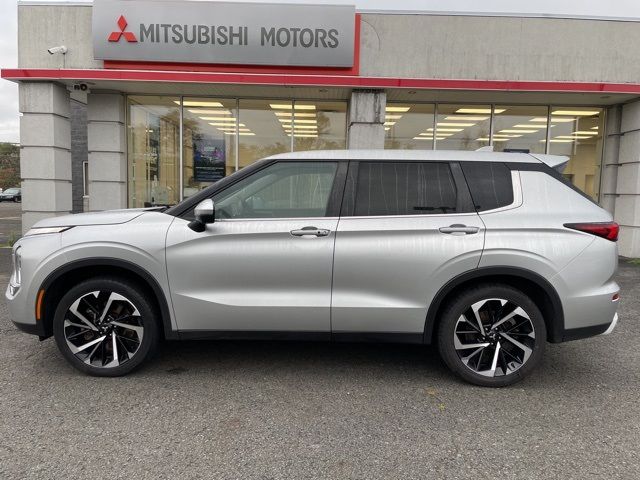 2022 Mitsubishi Outlander SE