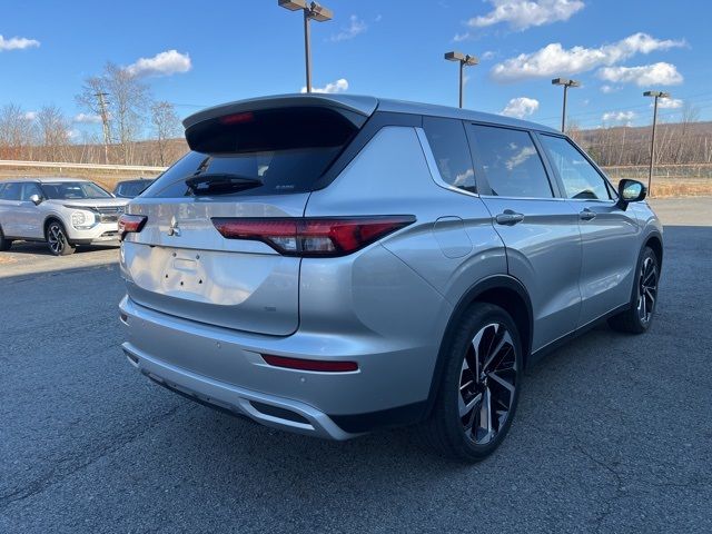 2022 Mitsubishi Outlander SE