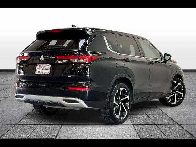 2022 Mitsubishi Outlander SE