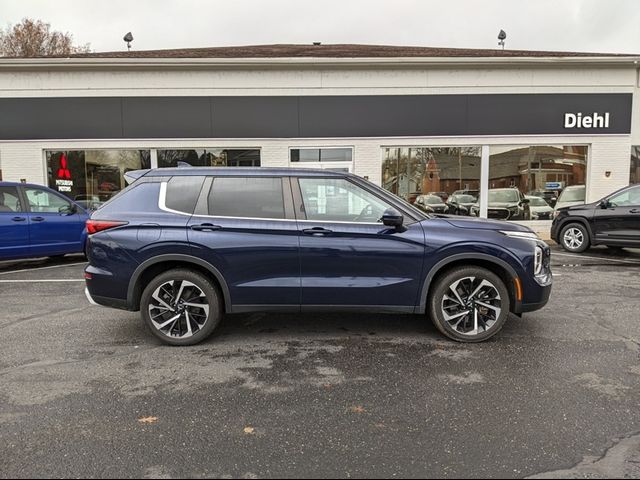 2022 Mitsubishi Outlander SE