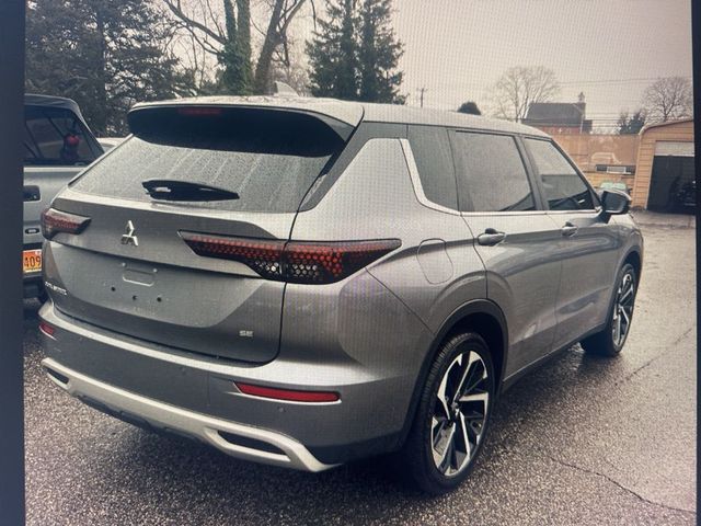 2022 Mitsubishi Outlander SE