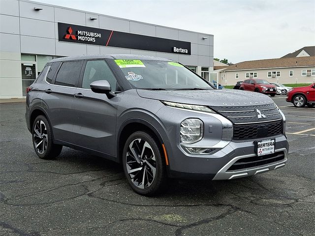 2022 Mitsubishi Outlander SE