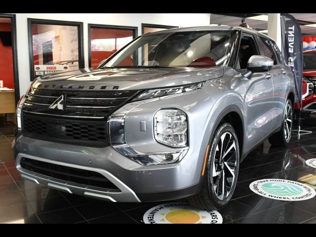 2022 Mitsubishi Outlander SE
