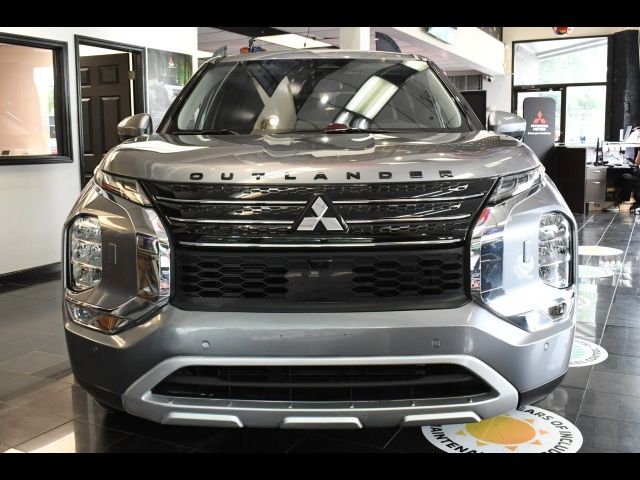 2022 Mitsubishi Outlander SE