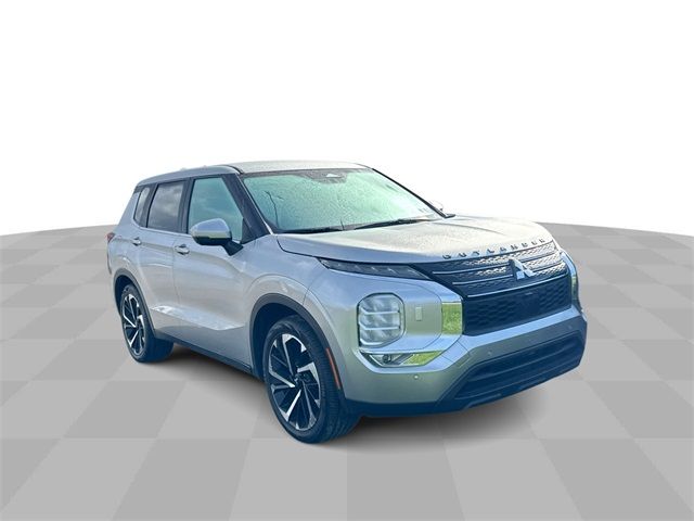 2022 Mitsubishi Outlander SE