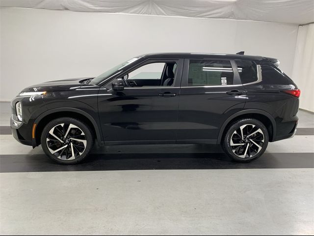 2022 Mitsubishi Outlander SE