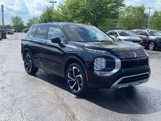 2022 Mitsubishi Outlander SE