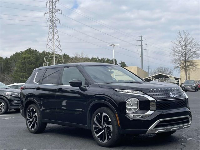 2022 Mitsubishi Outlander SE