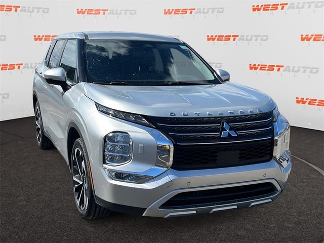 2022 Mitsubishi Outlander SE