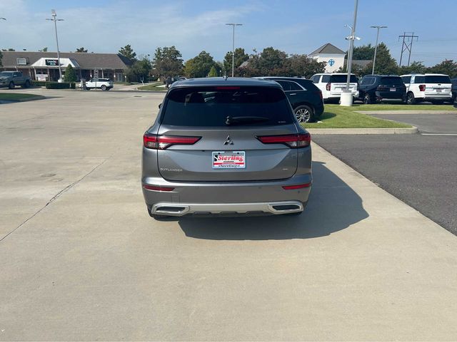 2022 Mitsubishi Outlander SE