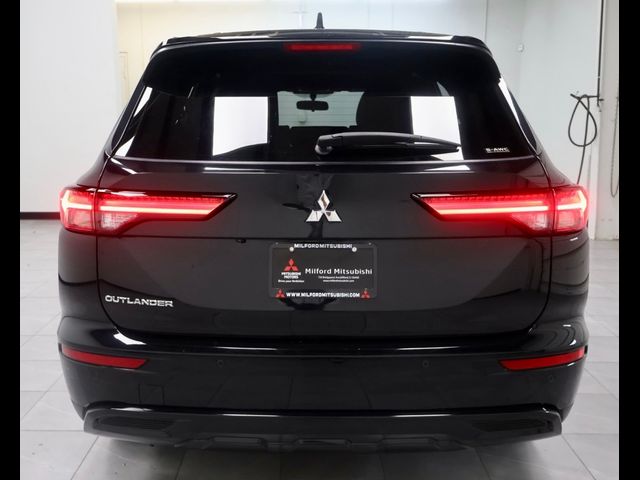 2022 Mitsubishi Outlander SE