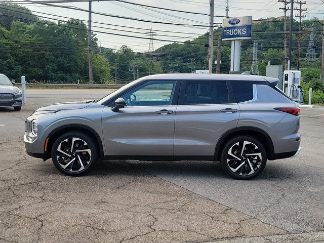 2022 Mitsubishi Outlander SE