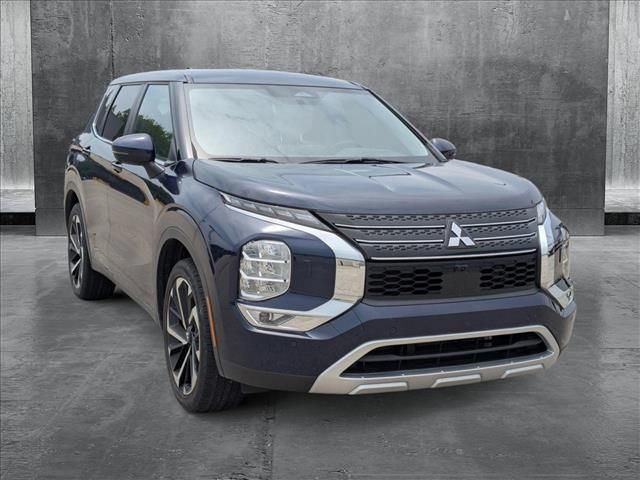 2022 Mitsubishi Outlander SE