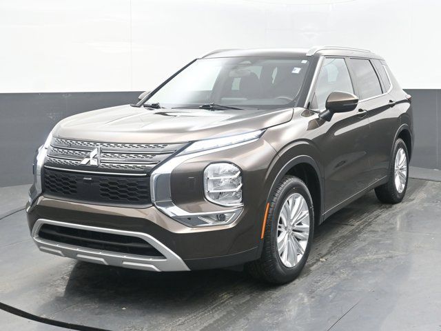 2022 Mitsubishi Outlander SE