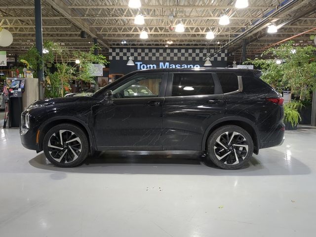 2022 Mitsubishi Outlander SE