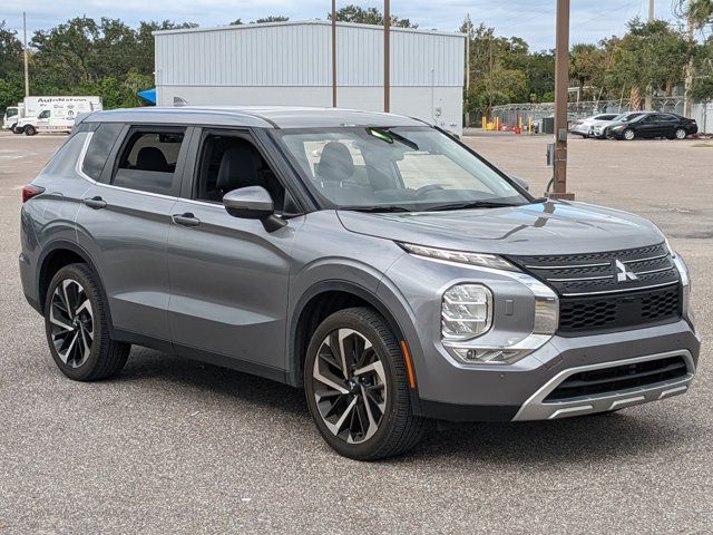 2022 Mitsubishi Outlander SE