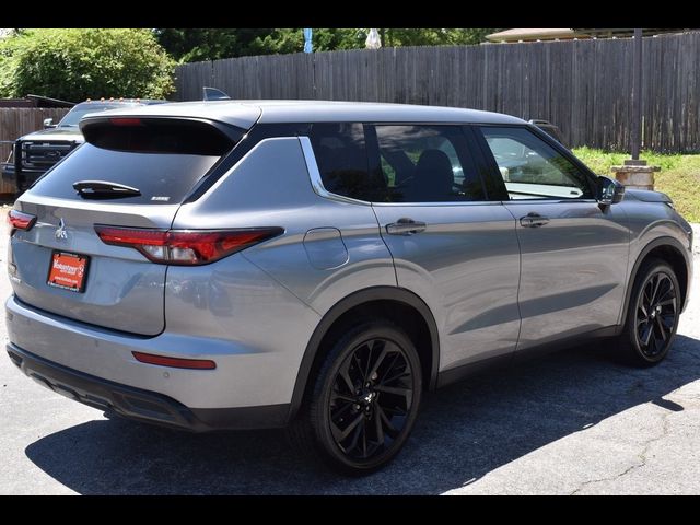 2022 Mitsubishi Outlander SE