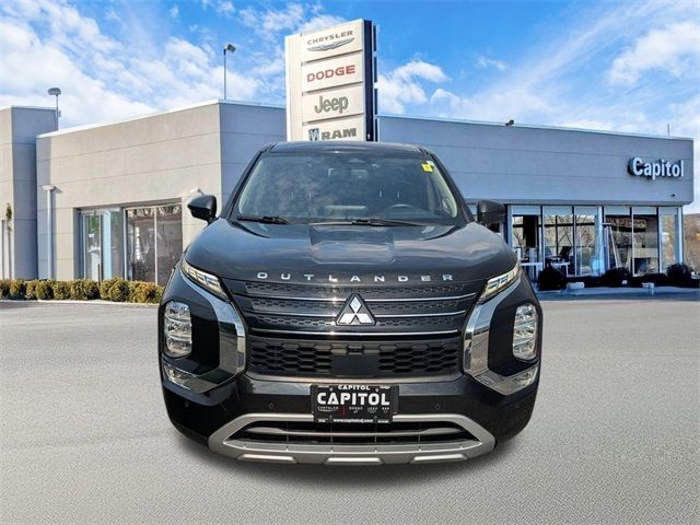2022 Mitsubishi Outlander SE Launch Edition