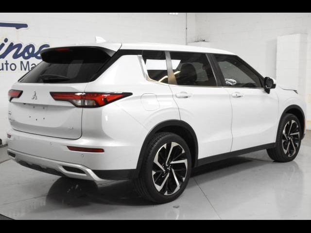 2022 Mitsubishi Outlander SE