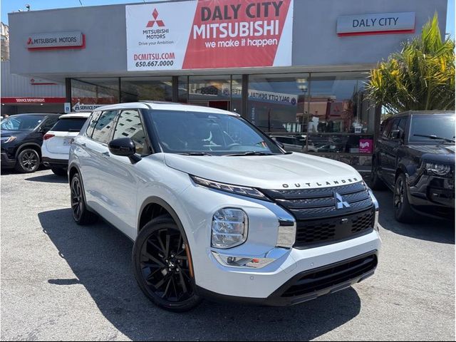 2022 Mitsubishi Outlander Black Edition