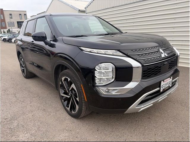 2022 Mitsubishi Outlander 