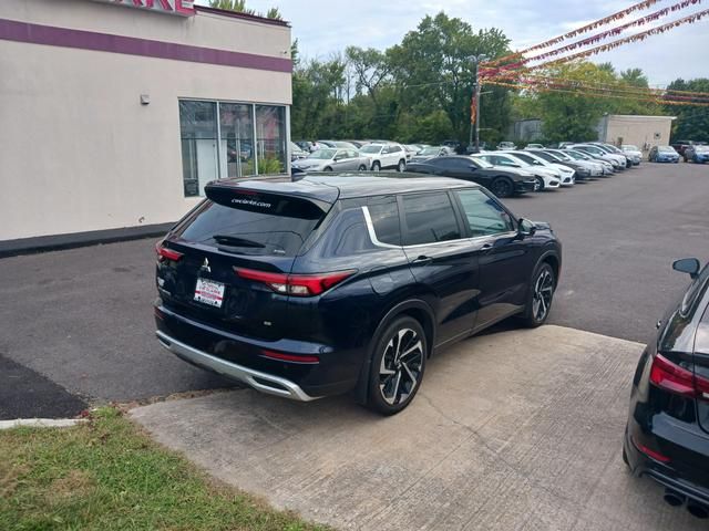 2022 Mitsubishi Outlander SE