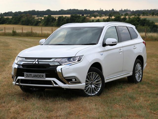 2022 Mitsubishi Outlander PHEV LE