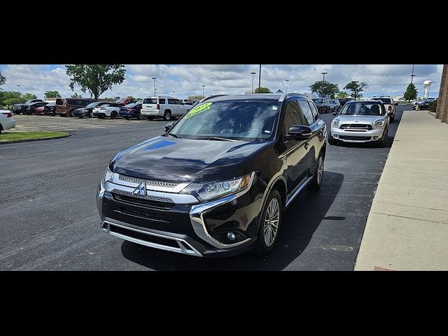 2022 Mitsubishi Outlander PHEV LE