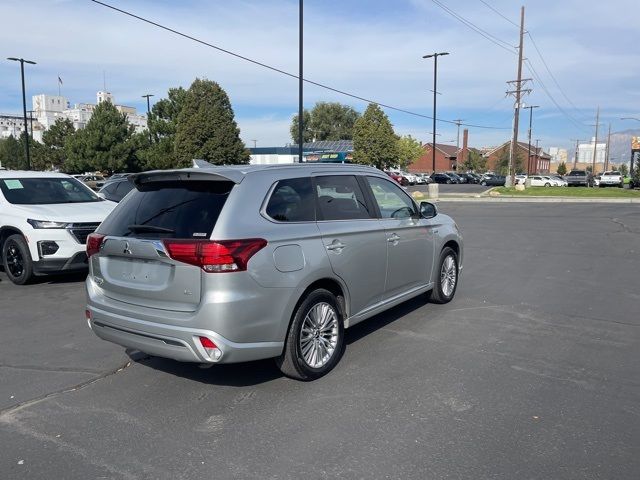 2022 Mitsubishi Outlander PHEV LE