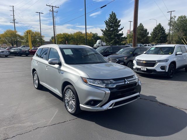 2022 Mitsubishi Outlander PHEV LE