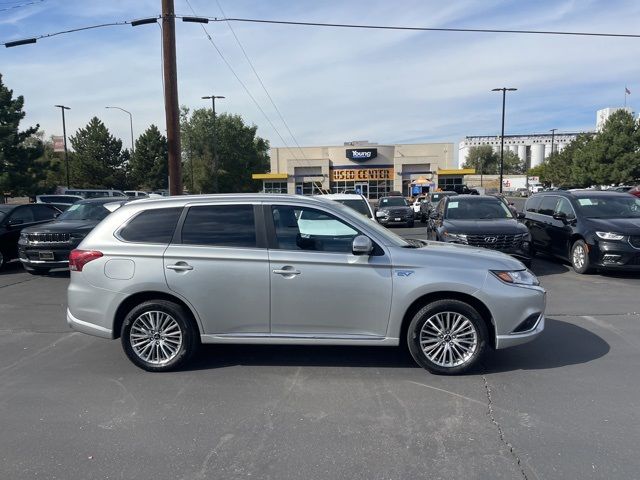 2022 Mitsubishi Outlander PHEV LE