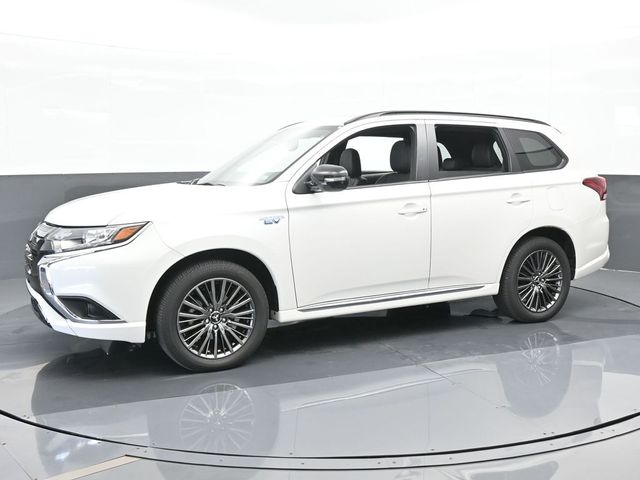 2022 Mitsubishi Outlander PHEV LE