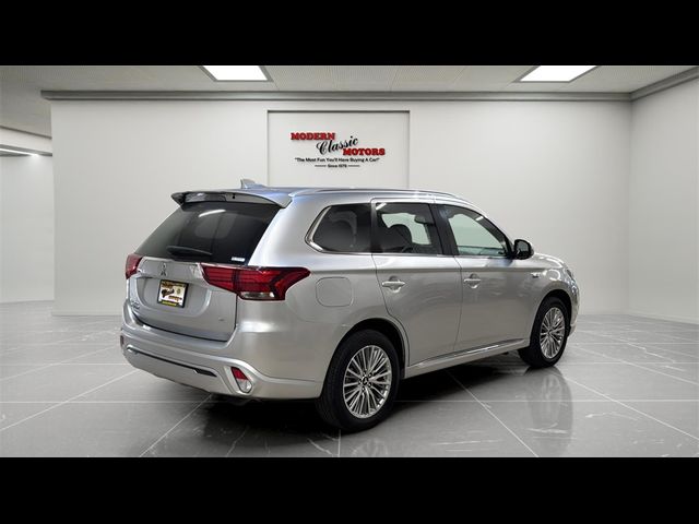 2022 Mitsubishi Outlander PHEV LE