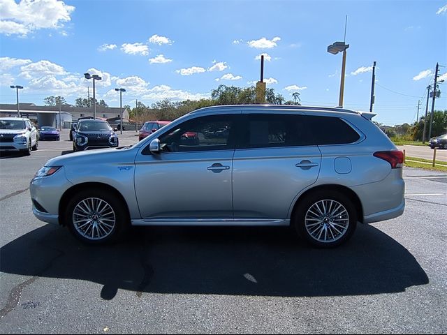 2022 Mitsubishi Outlander PHEV LE