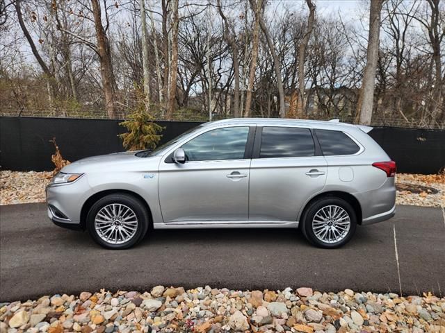 2022 Mitsubishi Outlander PHEV SEL