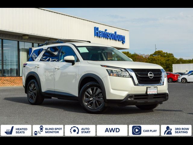 2022 Nissan Pathfinder SV