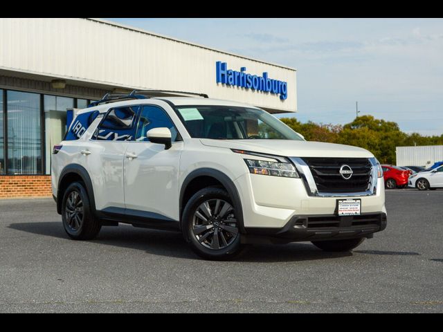 2022 Nissan Pathfinder SV