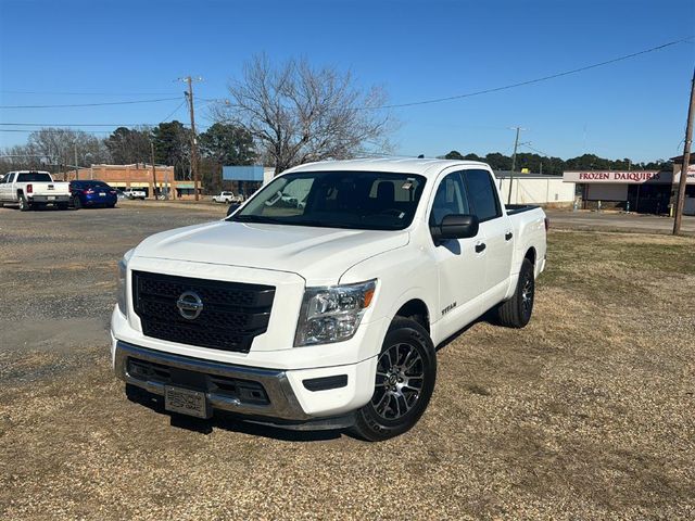 2022 Nissan Titan SV