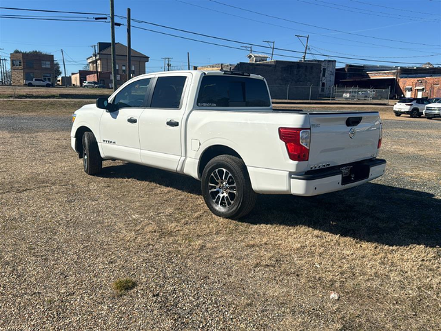 2022 Nissan Titan SV